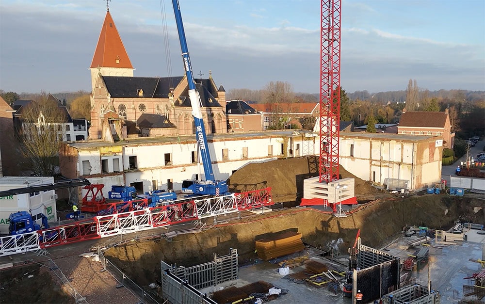 montage sky840 torenkraan te Berlaar door De Ceuster bouwkranen